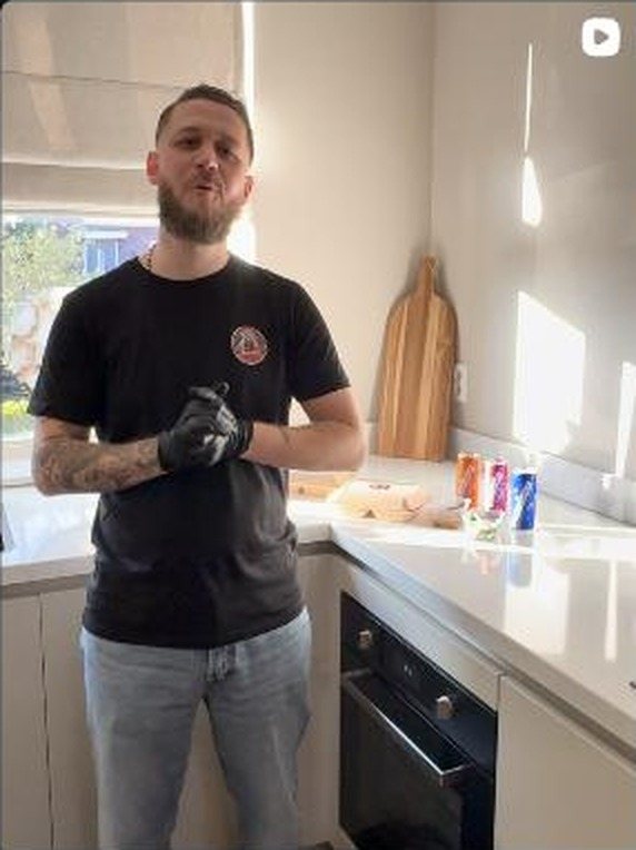Cor in zijn eigen keuken